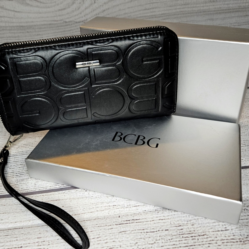 BCBG wallet